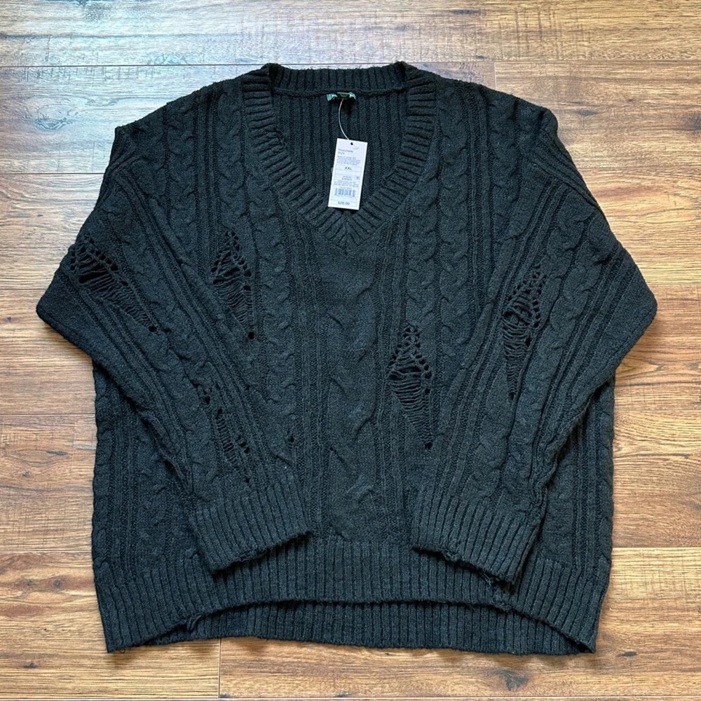 Wild Fable Women's Pullover V-Neck Destructed Sweater Black Size XXL NWT